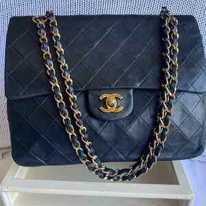 CHANEL lambskin Double Flap Black Quilted Shoulder Bag with Gold Chain